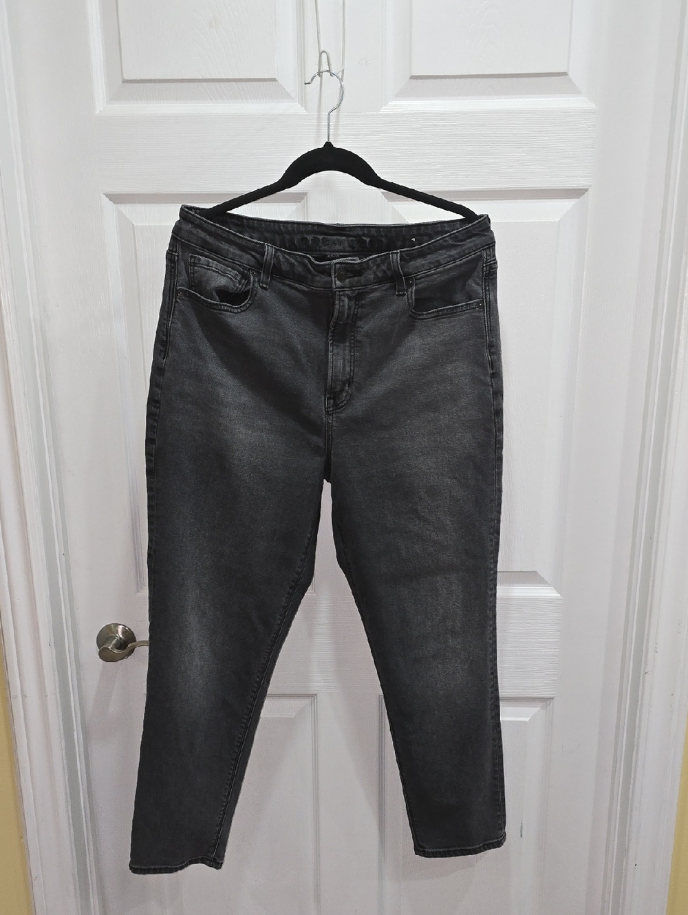 American Eagle Outfitters Charcoal Gray Mom Jeans
